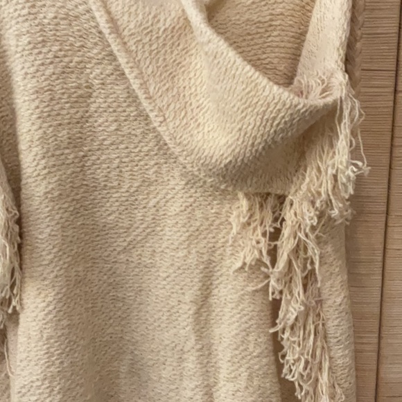 Gorgeous Fringed/Southwest Oversized Sweater by Ralph Lauren - Picture 6 of 13